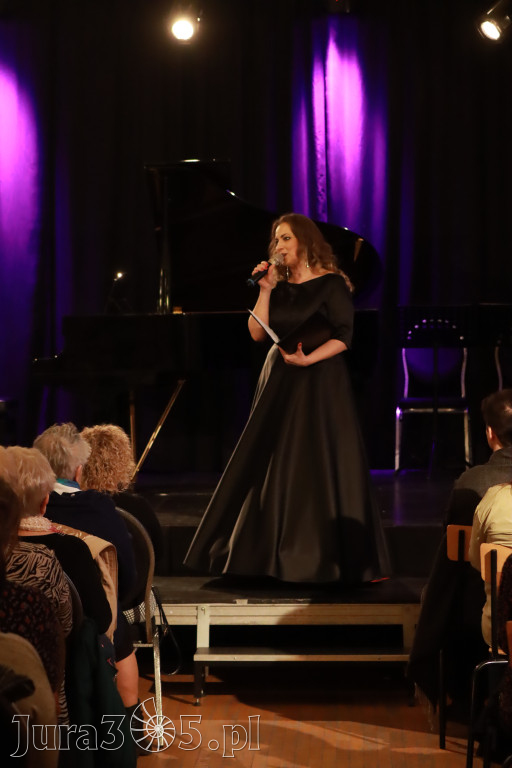 Fotorelacja: POCZTÓWKA Z PARYŻA Koncert Filharmonia Jurajska