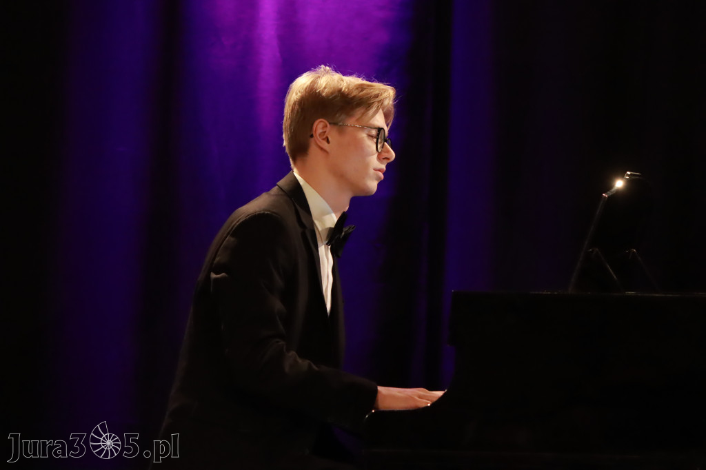 Fotorelacja: POCZTÓWKA Z PARYŻA Koncert Filharmonia Jurajska