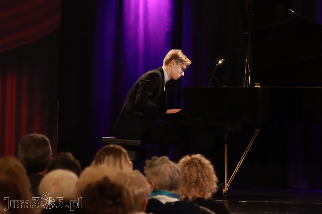 Fotorelacja: POCZTÓWKA Z PARYŻA Koncert Filharmonia Jurajska