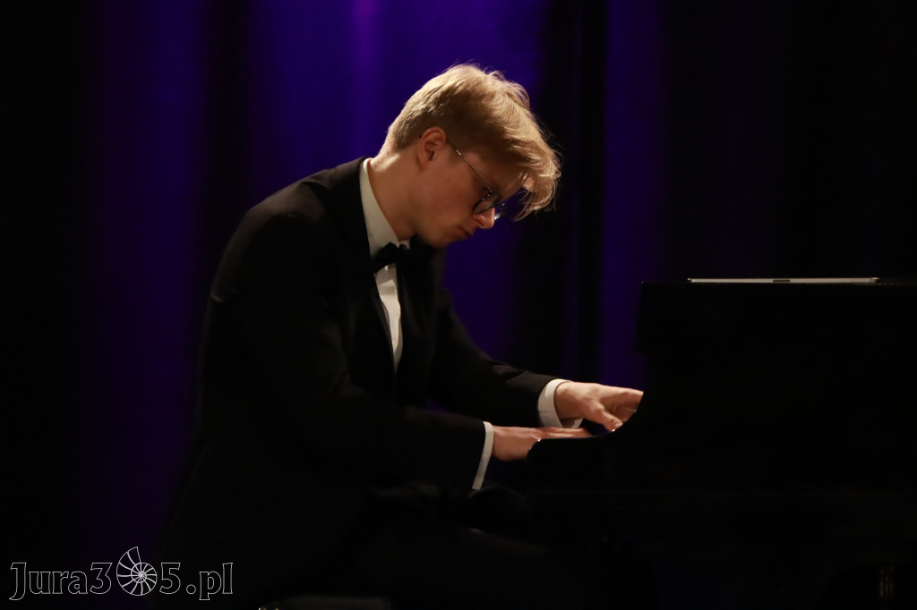 Fotorelacja: POCZTÓWKA Z PARYŻA Koncert Filharmonia Jurajska