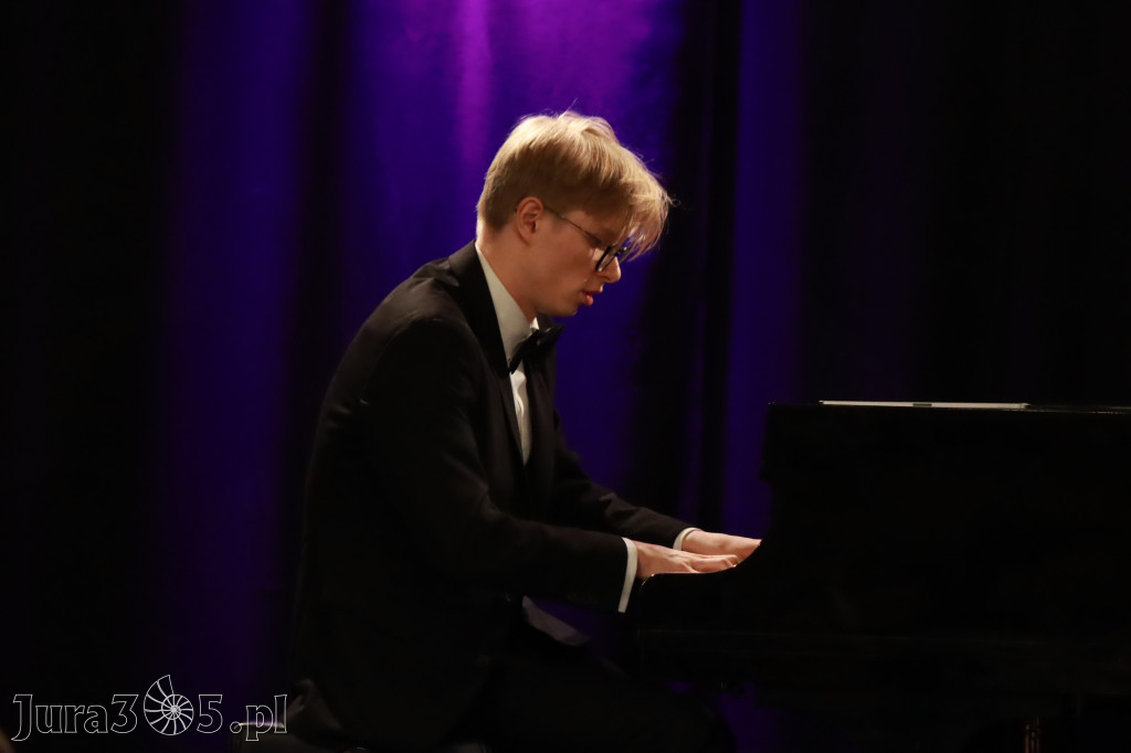 Fotorelacja: POCZTÓWKA Z PARYŻA Koncert Filharmonia Jurajska
