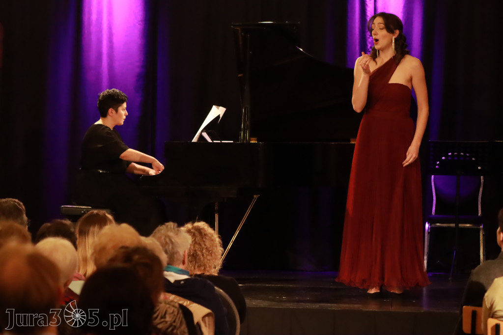 Fotorelacja: POCZTÓWKA Z PARYŻA Koncert Filharmonia Jurajska