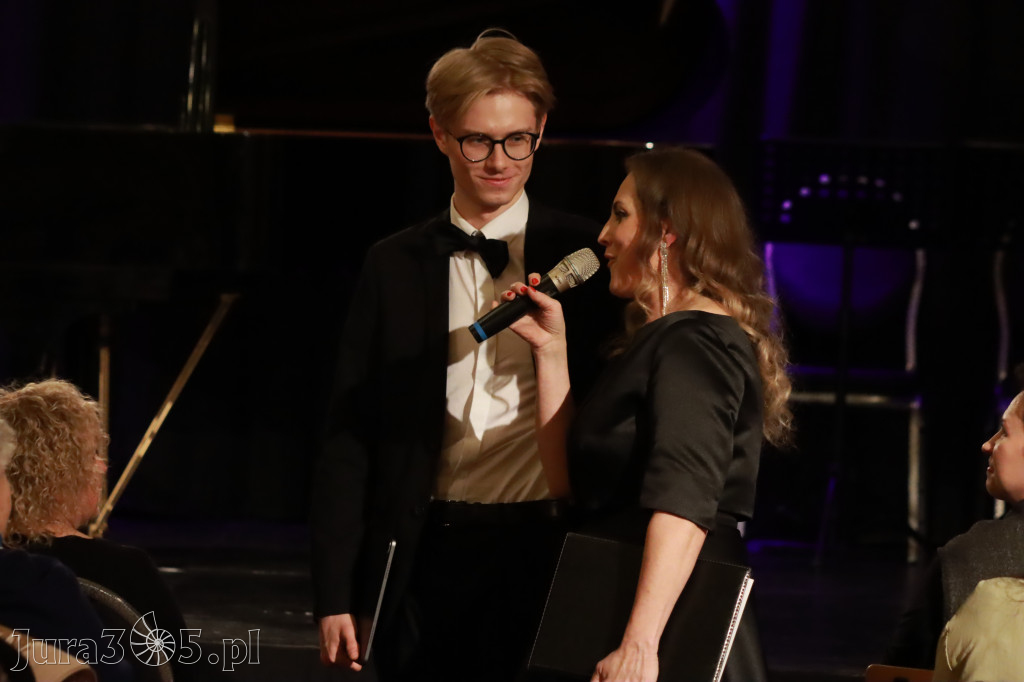 Fotorelacja: POCZTÓWKA Z PARYŻA Koncert Filharmonia Jurajska