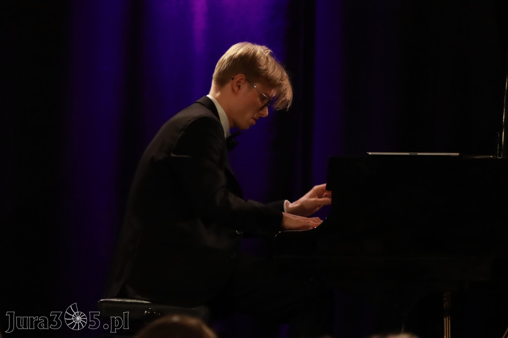 Fotorelacja: POCZTÓWKA Z PARYŻA Koncert Filharmonia Jurajska