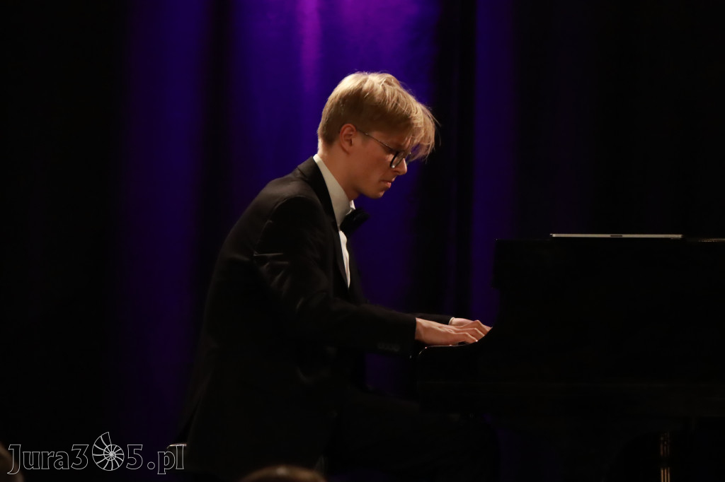 Fotorelacja: POCZTÓWKA Z PARYŻA Koncert Filharmonia Jurajska
