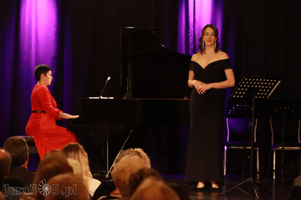 Fotorelacja: POCZTÓWKA Z PARYŻA Koncert Filharmonia Jurajska
