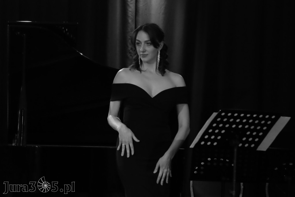 Fotorelacja: POCZTÓWKA Z PARYŻA Koncert Filharmonia Jurajska