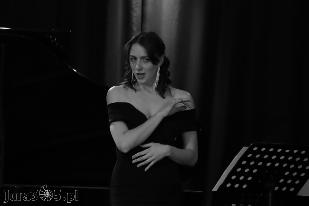 Fotorelacja: POCZTÓWKA Z PARYŻA Koncert Filharmonia Jurajska