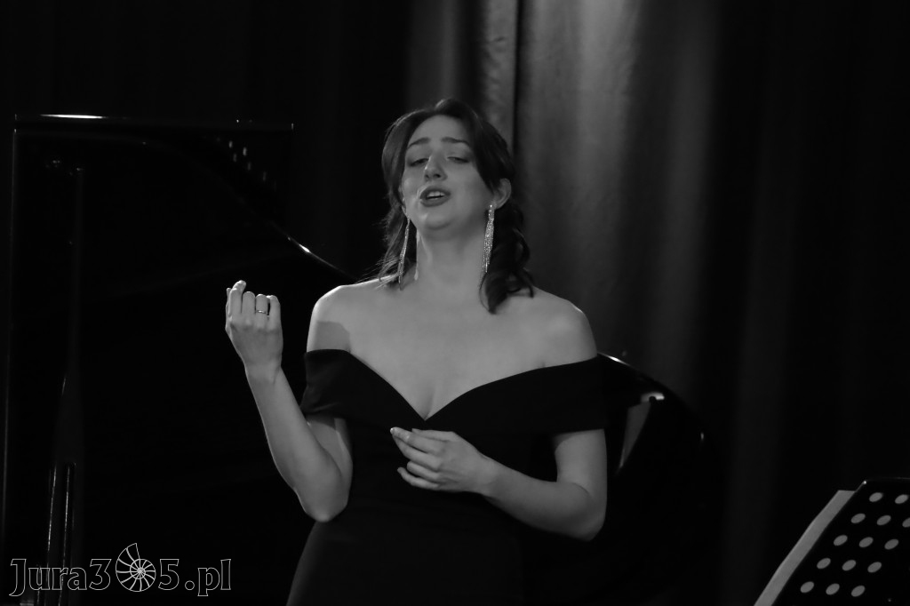 Fotorelacja: POCZTÓWKA Z PARYŻA Koncert Filharmonia Jurajska