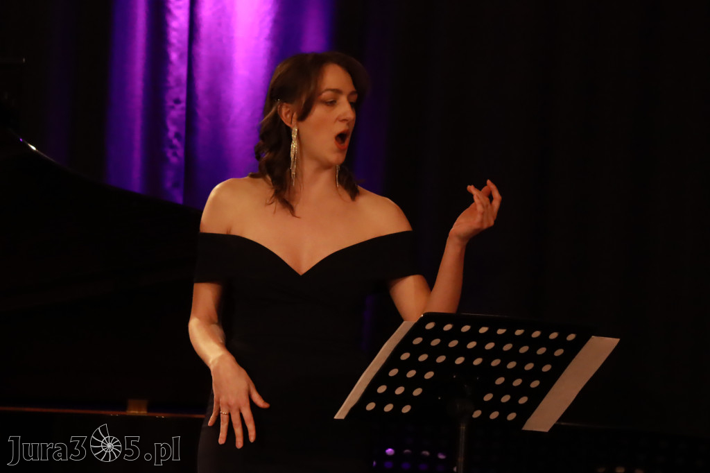 Fotorelacja: POCZTÓWKA Z PARYŻA Koncert Filharmonia Jurajska