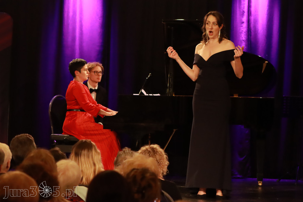 Fotorelacja: POCZTÓWKA Z PARYŻA Koncert Filharmonia Jurajska
