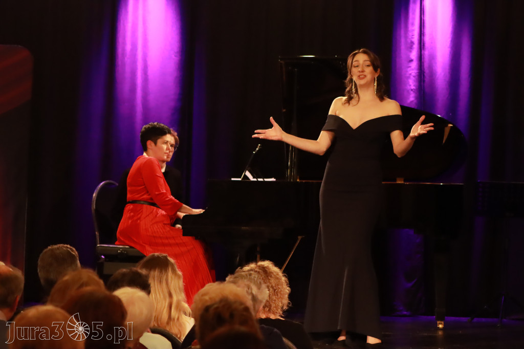 Fotorelacja: POCZTÓWKA Z PARYŻA Koncert Filharmonia Jurajska