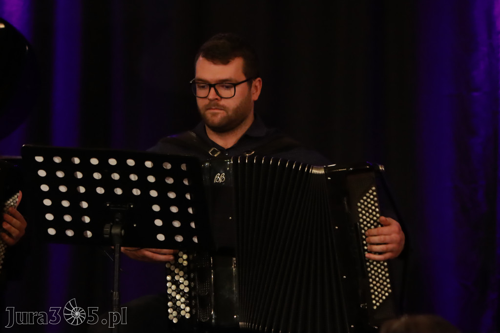 Fotorelacja: POCZTÓWKA Z PARYŻA Koncert Filharmonia Jurajska