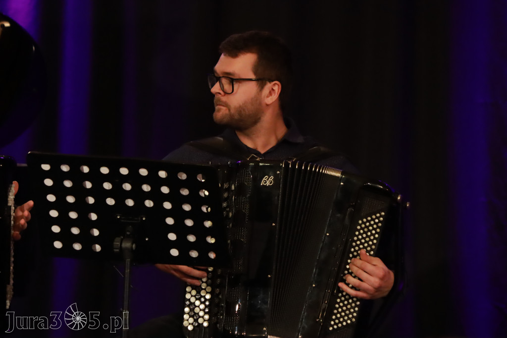 Fotorelacja: POCZTÓWKA Z PARYŻA Koncert Filharmonia Jurajska