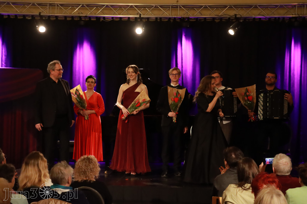 Fotorelacja: POCZTÓWKA Z PARYŻA Koncert Filharmonia Jurajska