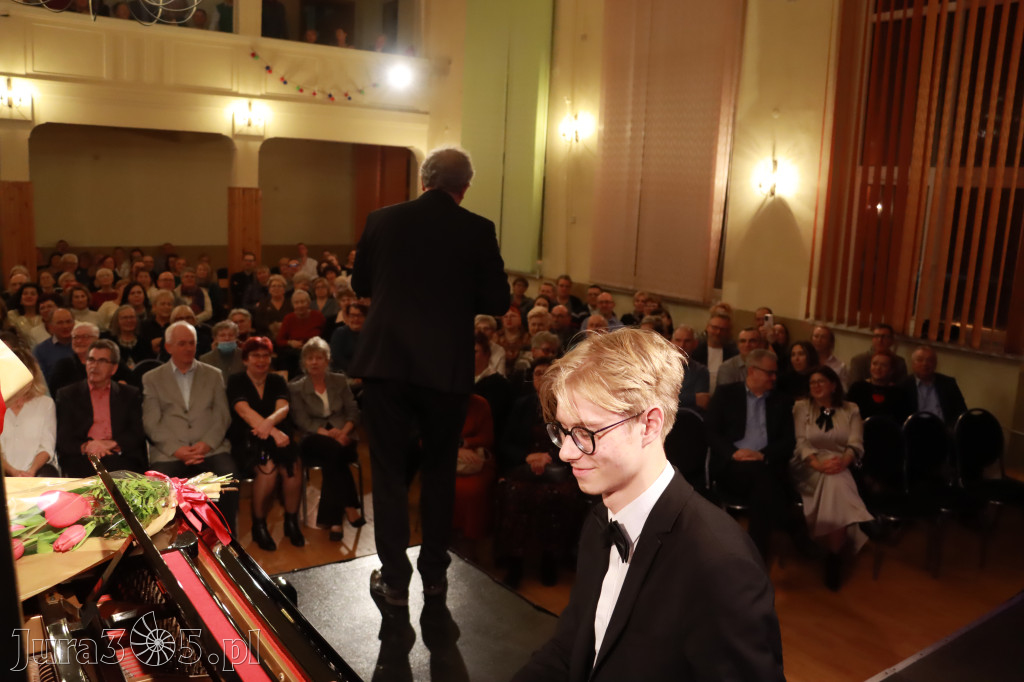 Fotorelacja: POCZTÓWKA Z PARYŻA Koncert Filharmonia Jurajska