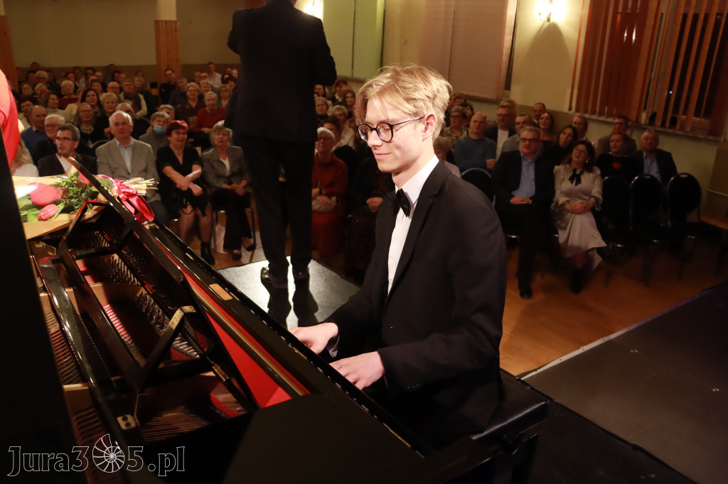 Fotorelacja: POCZTÓWKA Z PARYŻA Koncert Filharmonia Jurajska