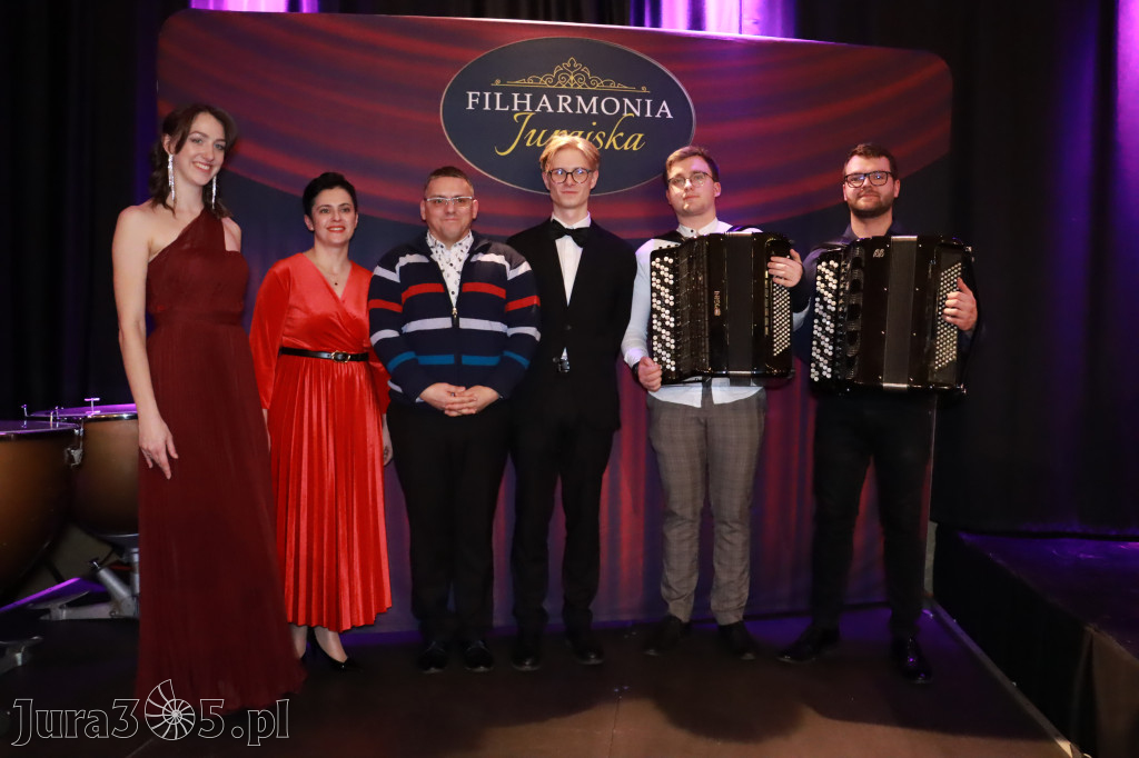 Fotorelacja: POCZTÓWKA Z PARYŻA Koncert Filharmonia Jurajska