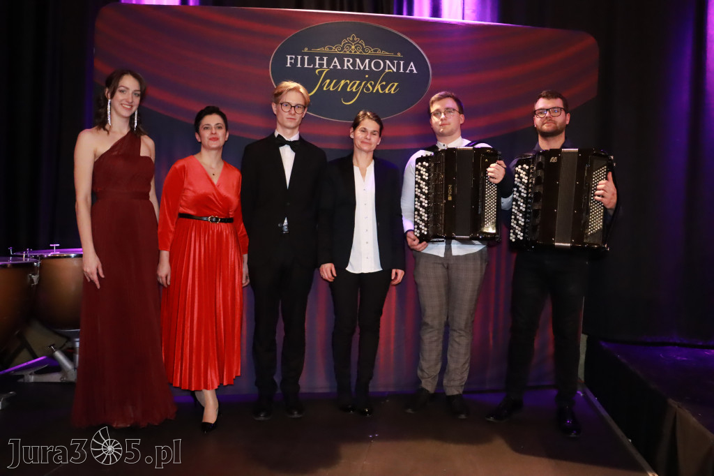 Fotorelacja: POCZTÓWKA Z PARYŻA Koncert Filharmonia Jurajska