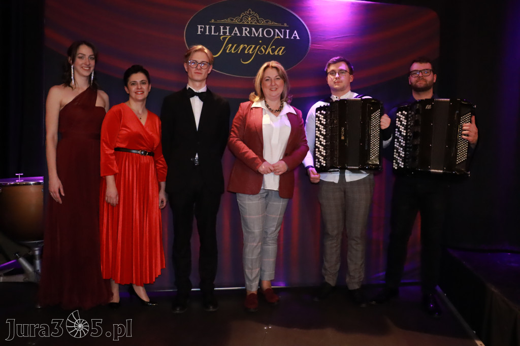 Fotorelacja: POCZTÓWKA Z PARYŻA Koncert Filharmonia Jurajska