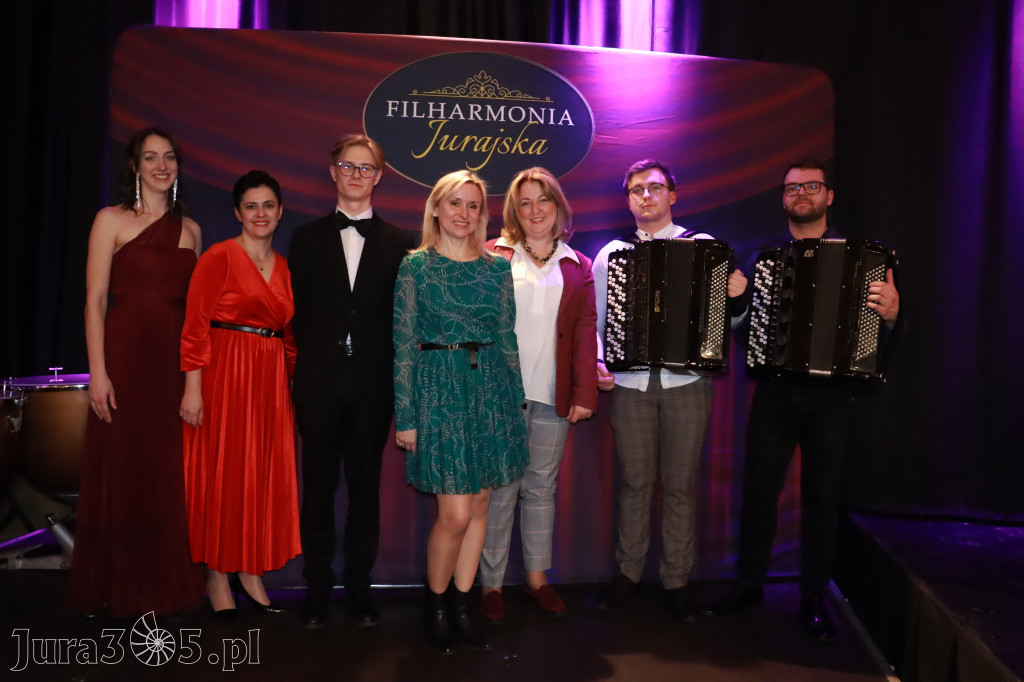 Fotorelacja: POCZTÓWKA Z PARYŻA Koncert Filharmonia Jurajska