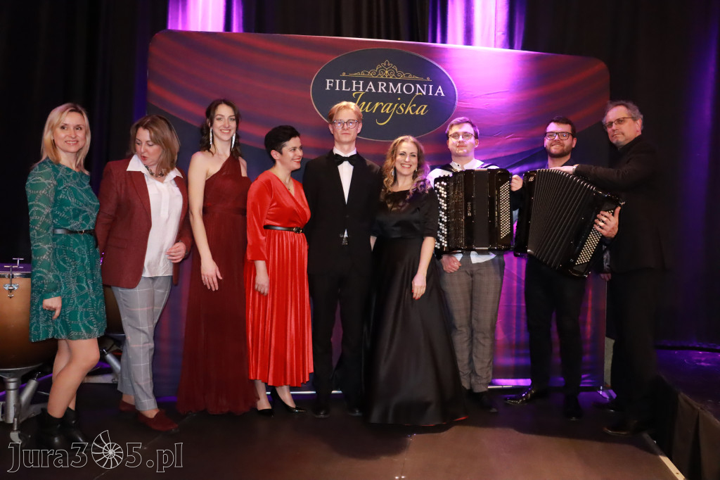 Fotorelacja: POCZTÓWKA Z PARYŻA Koncert Filharmonia Jurajska