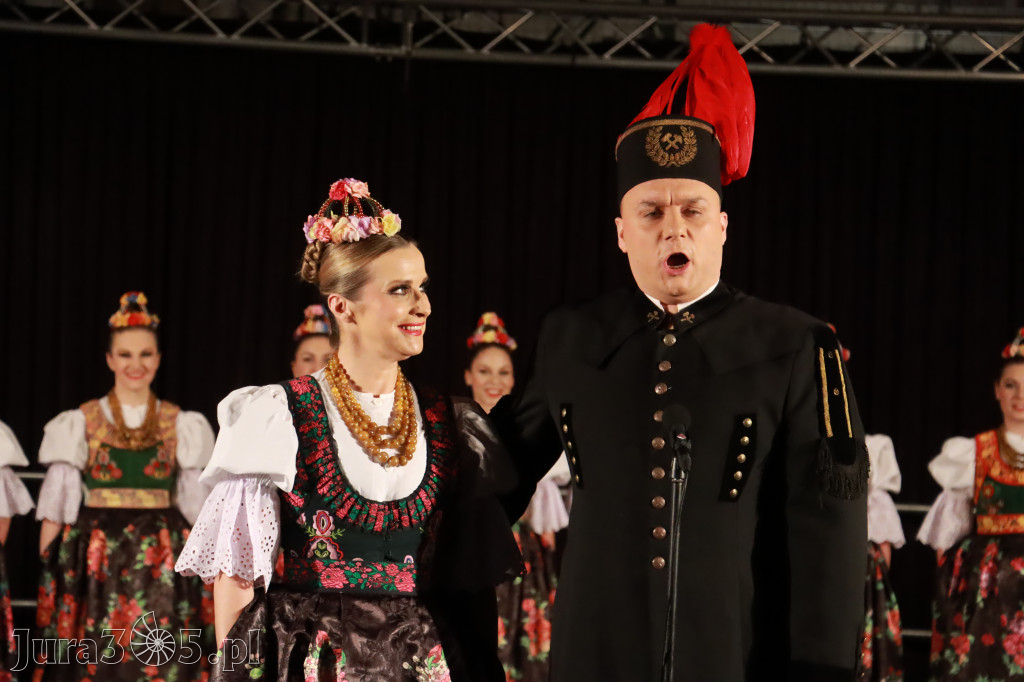 Fotorelacja: Zespół Pieśni i Tańca Śląsk w Łzach.