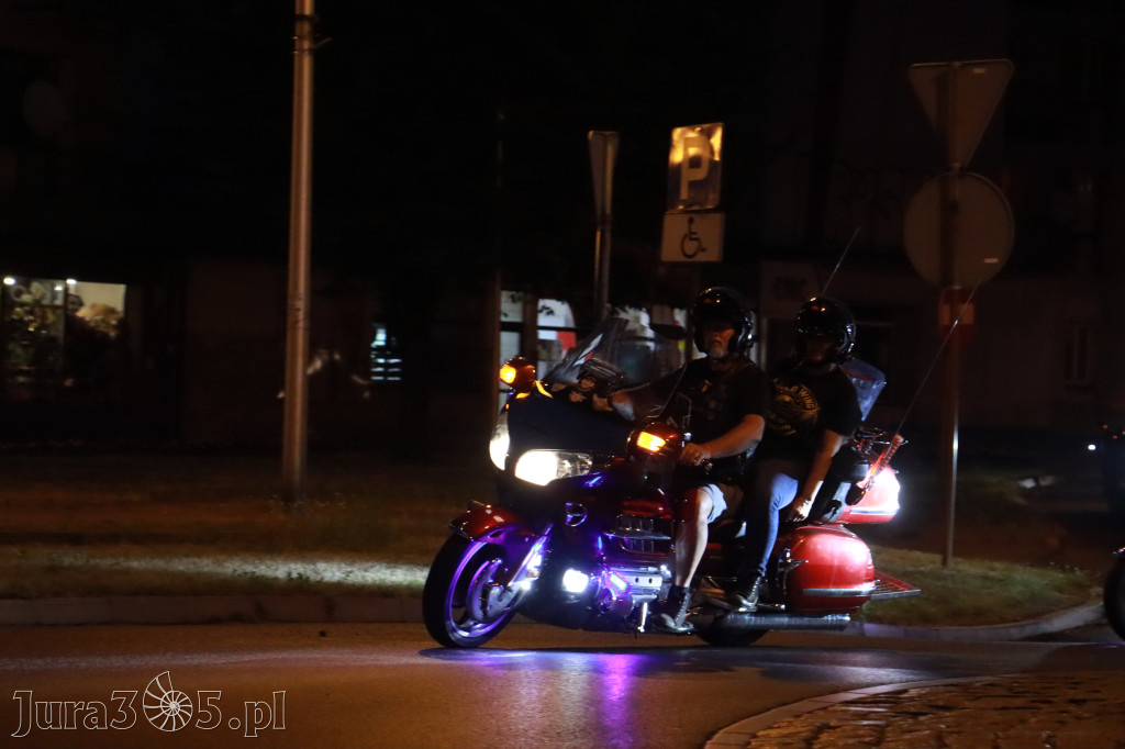 Fotorelacja: Nocna Parada Motocyklowa w Zawierciu