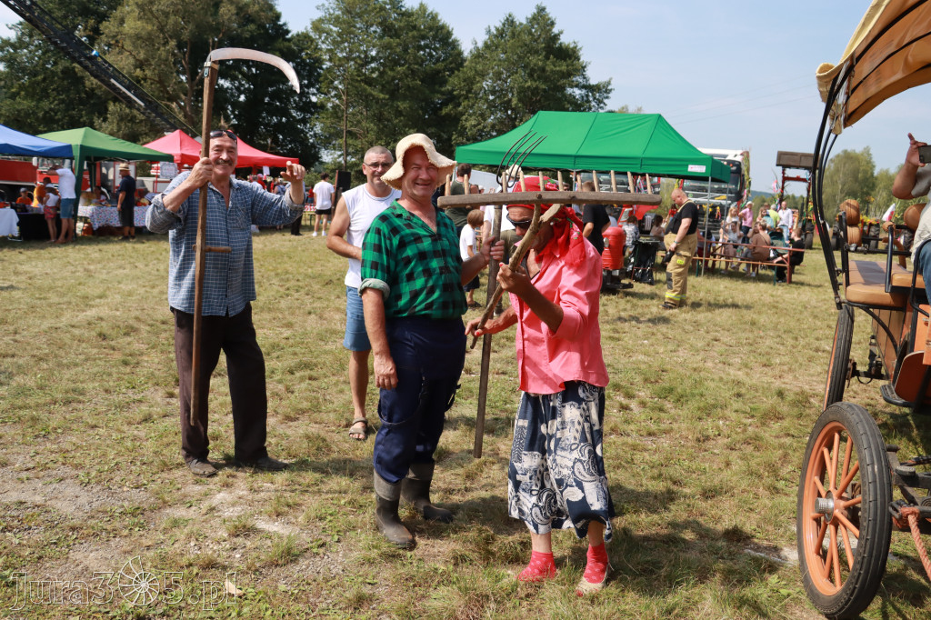 Fotorelacja: Korowód Dożynkowy w Kroczycach - Zlot Ciągników