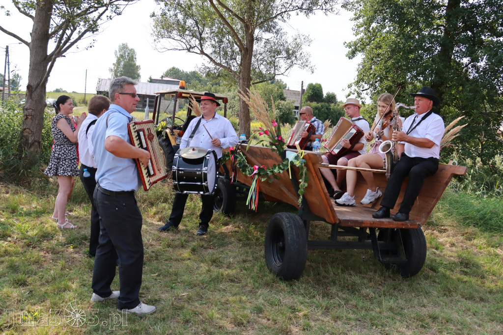 Fotorelacja: Korowód Dożynkowy w Kroczycach - Zlot Ciągników