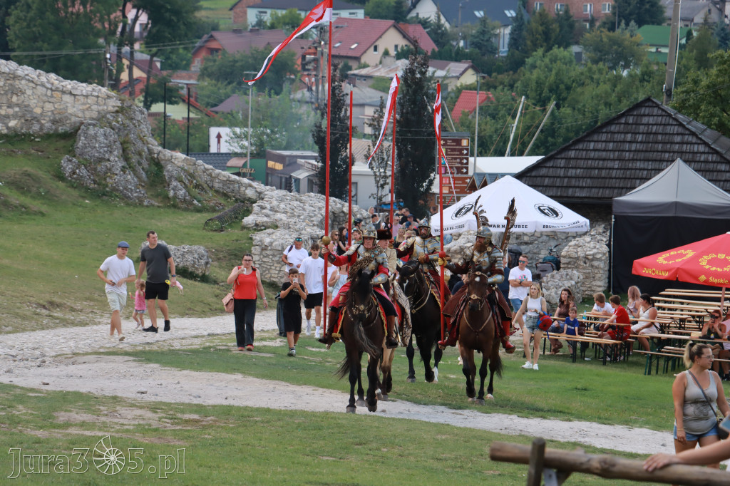 Fotorelacja: Pokaz konny husarii na Zamku Ogrodzieniec