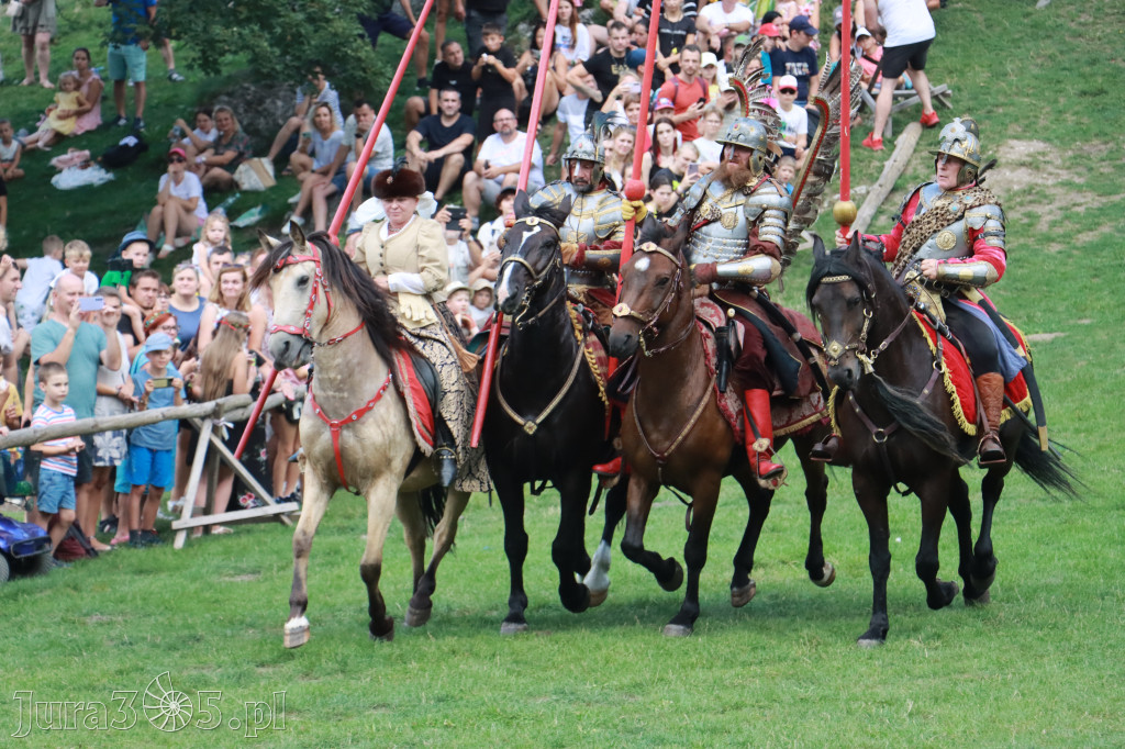 Fotorelacja: Pokaz konny husarii na Zamku Ogrodzieniec