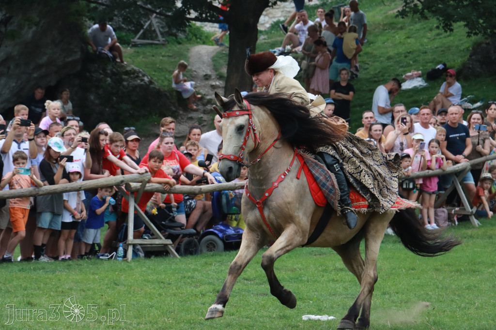 Fotorelacja: Pokaz konny husarii na Zamku Ogrodzieniec