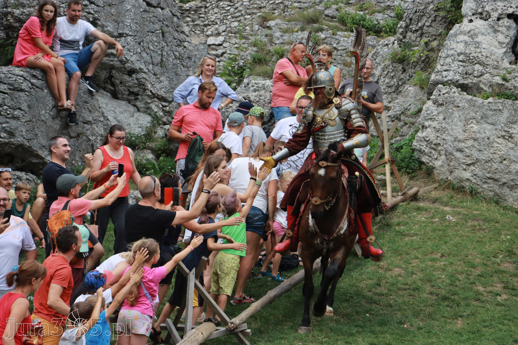 Fotorelacja: Pokaz konny husarii na Zamku Ogrodzieniec