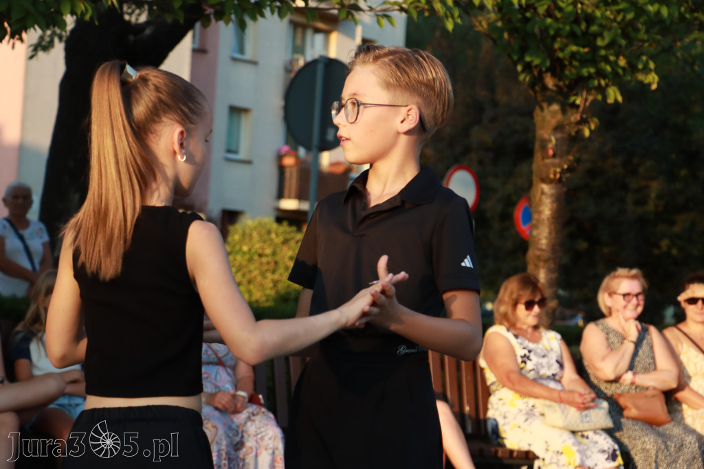 Fotorelacja: Miasto Zawiercie tańczy latino!