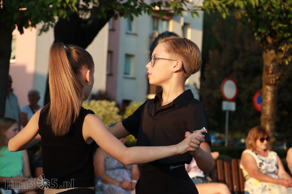Fotorelacja: Miasto Zawiercie tańczy latino!