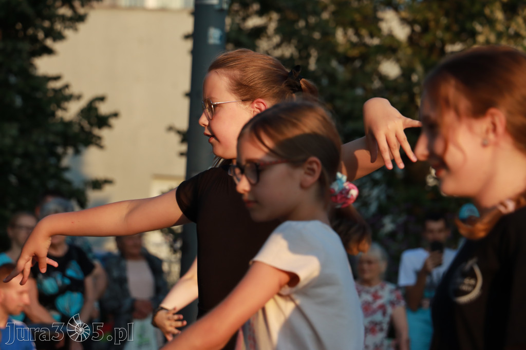 Fotorelacja: Miasto Zawiercie tańczy latino!