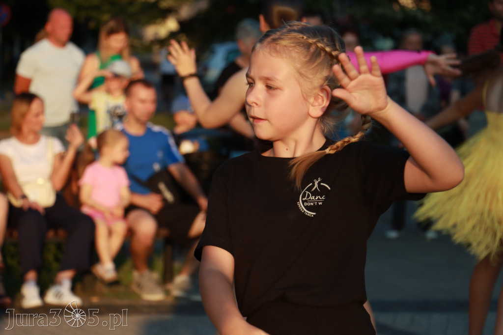 Fotorelacja: Miasto Zawiercie tańczy latino!