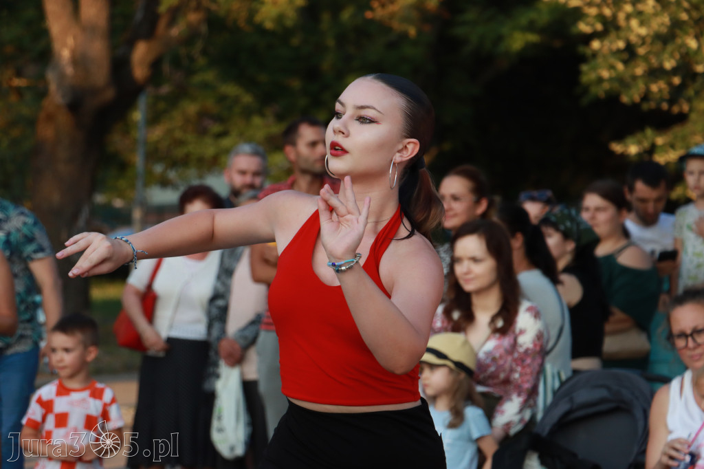 Fotorelacja: Miasto Zawiercie tańczy latino!