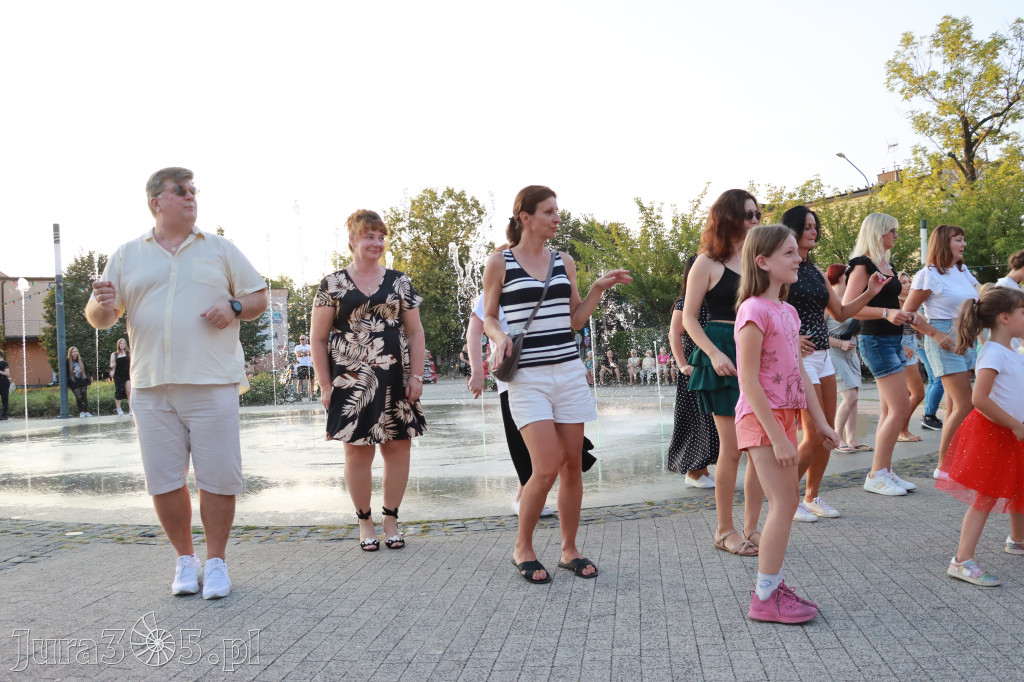 Fotorelacja: Miasto Zawiercie tańczy latino!