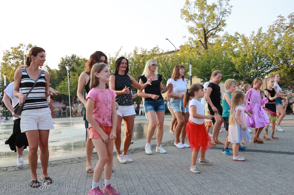 Fotorelacja: Miasto Zawiercie tańczy latino!