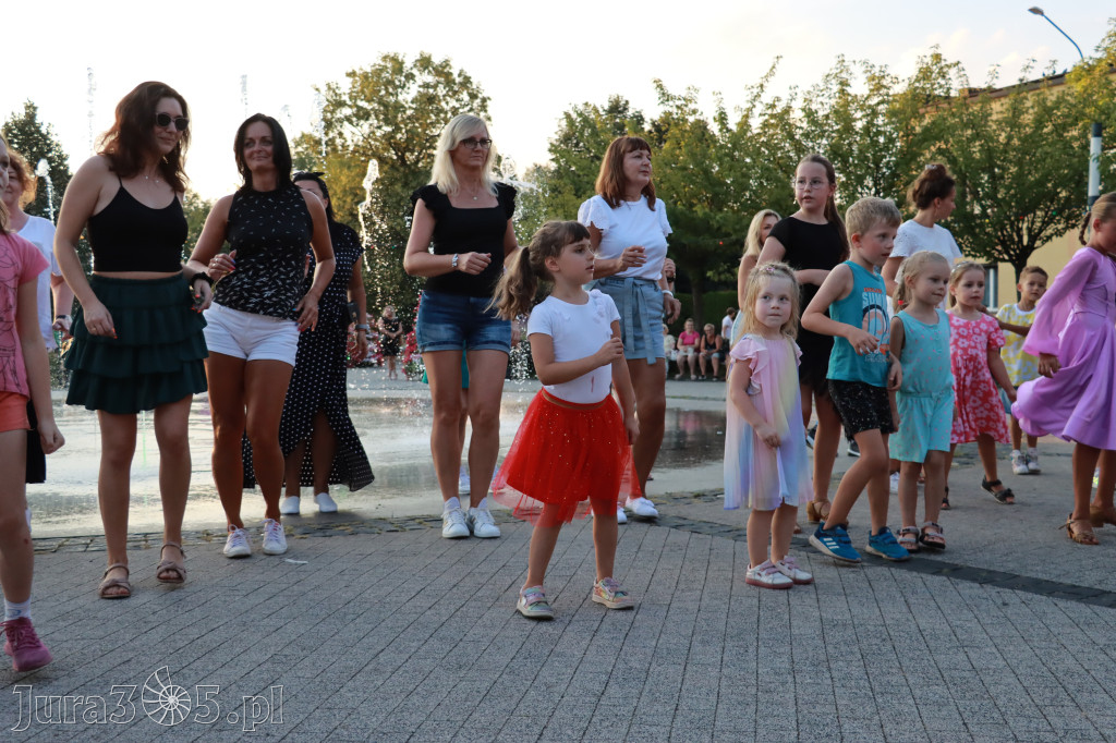 Fotorelacja: Miasto Zawiercie tańczy latino!