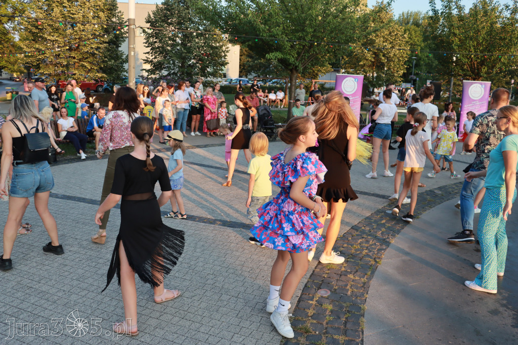 Fotorelacja: Miasto Zawiercie tańczy latino!