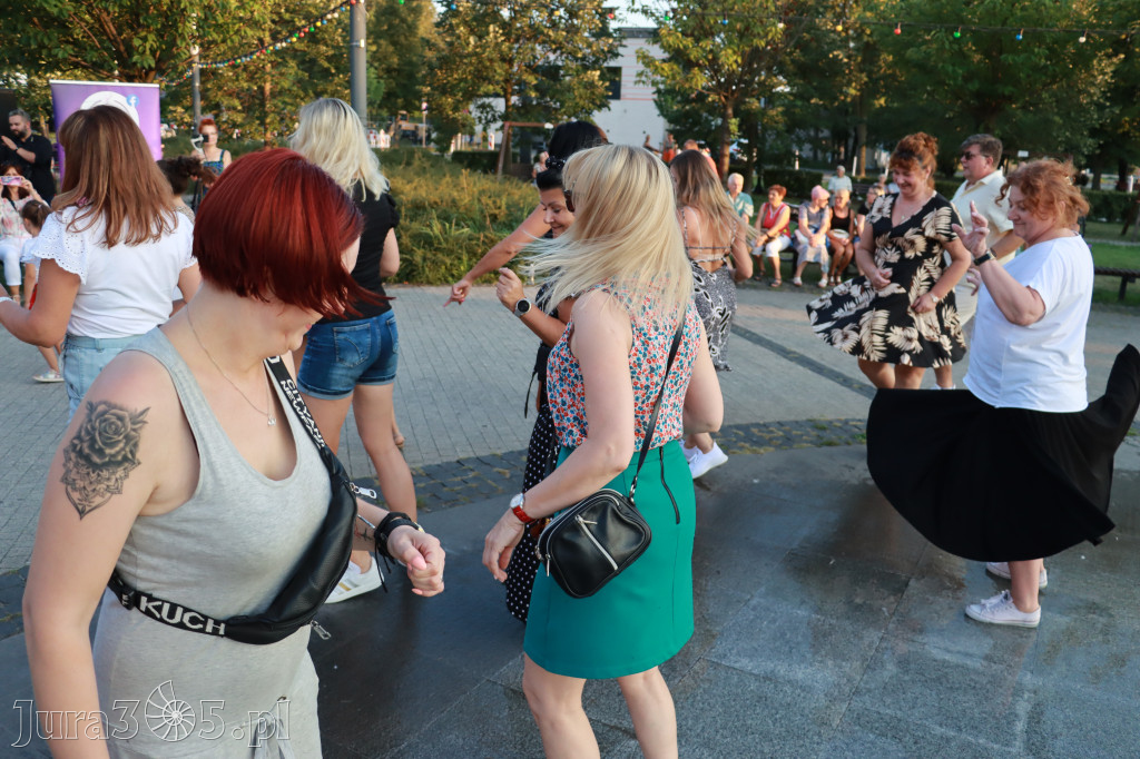 Fotorelacja: Miasto Zawiercie tańczy latino!