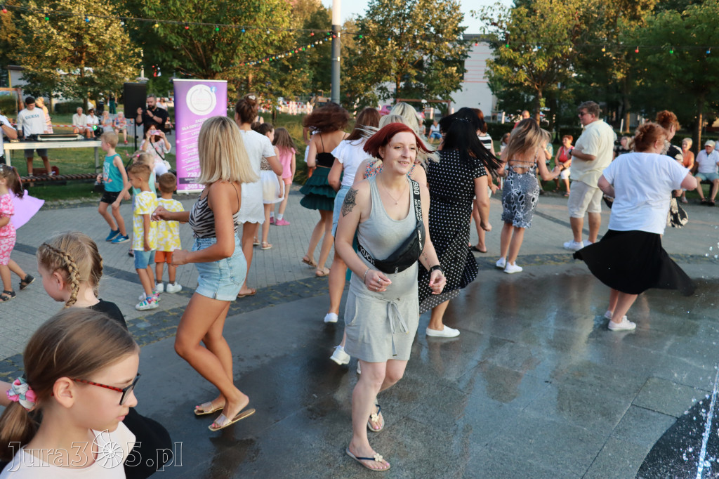 Fotorelacja: Miasto Zawiercie tańczy latino!