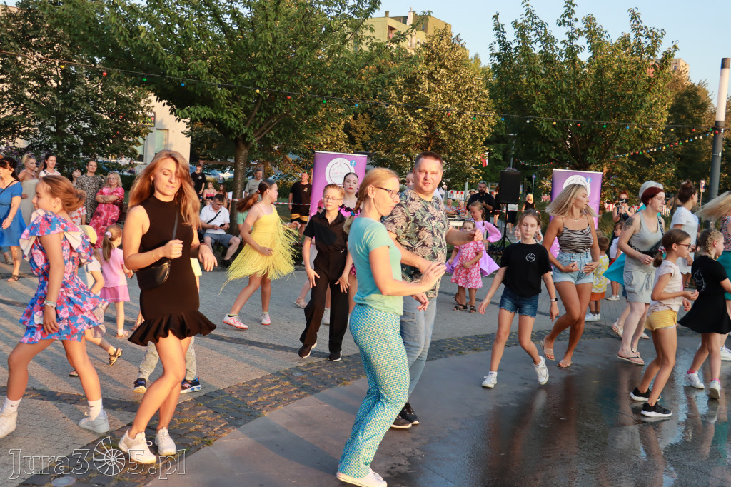 Fotorelacja: Miasto Zawiercie tańczy latino!