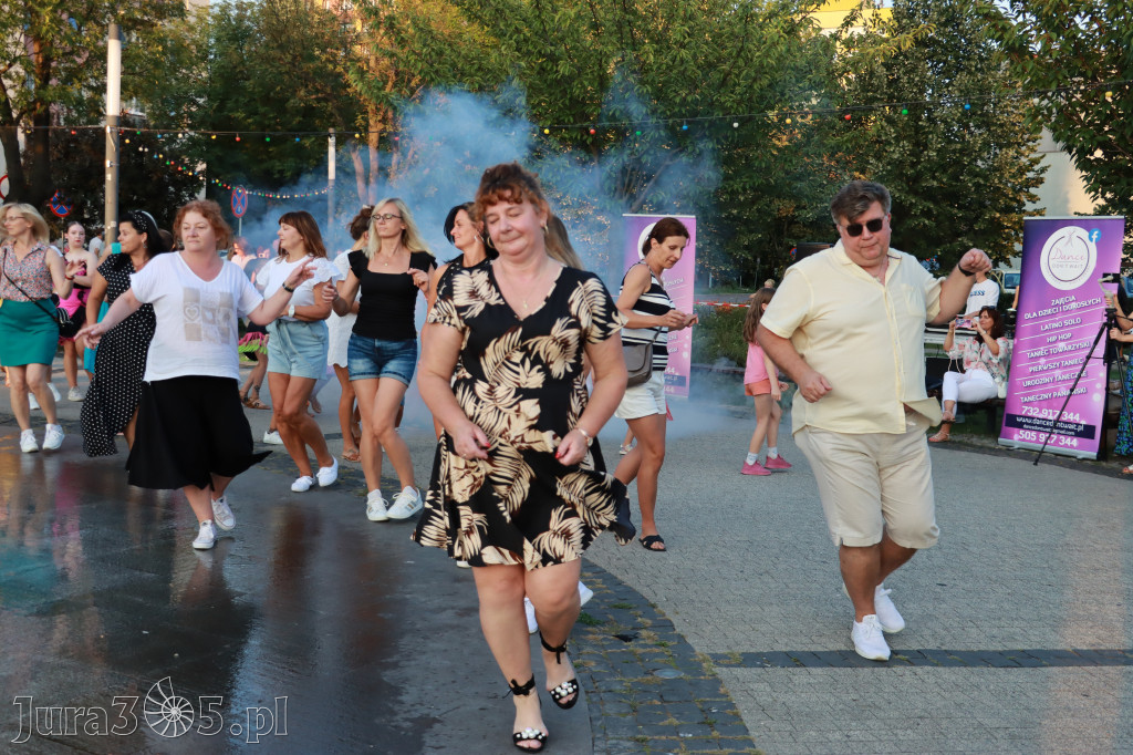 Fotorelacja: Miasto Zawiercie tańczy latino!