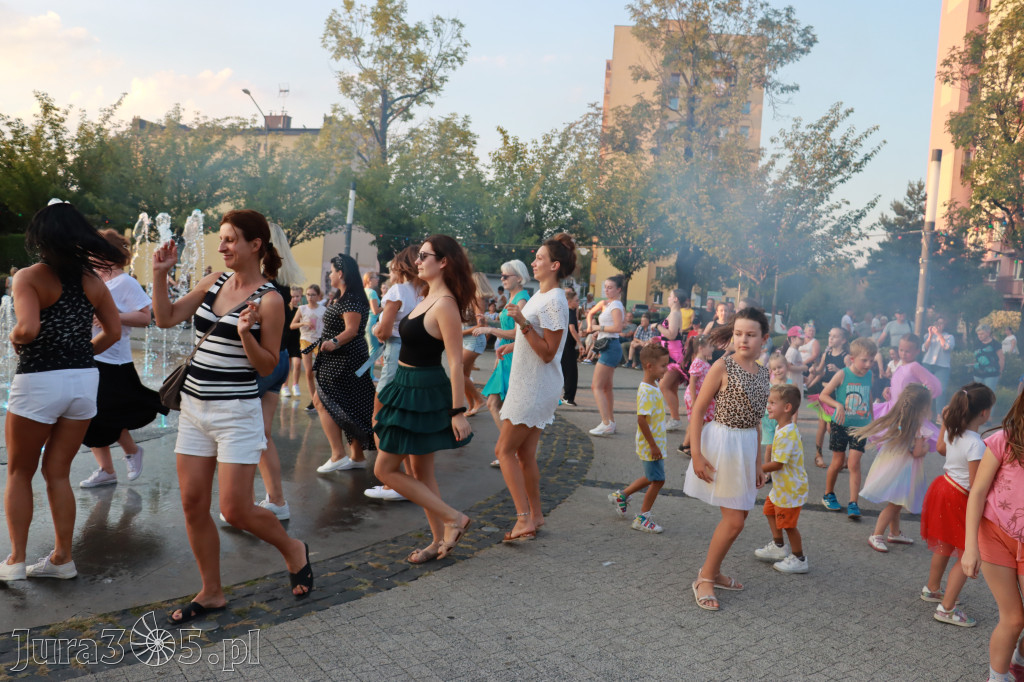 Fotorelacja: Miasto Zawiercie tańczy latino!