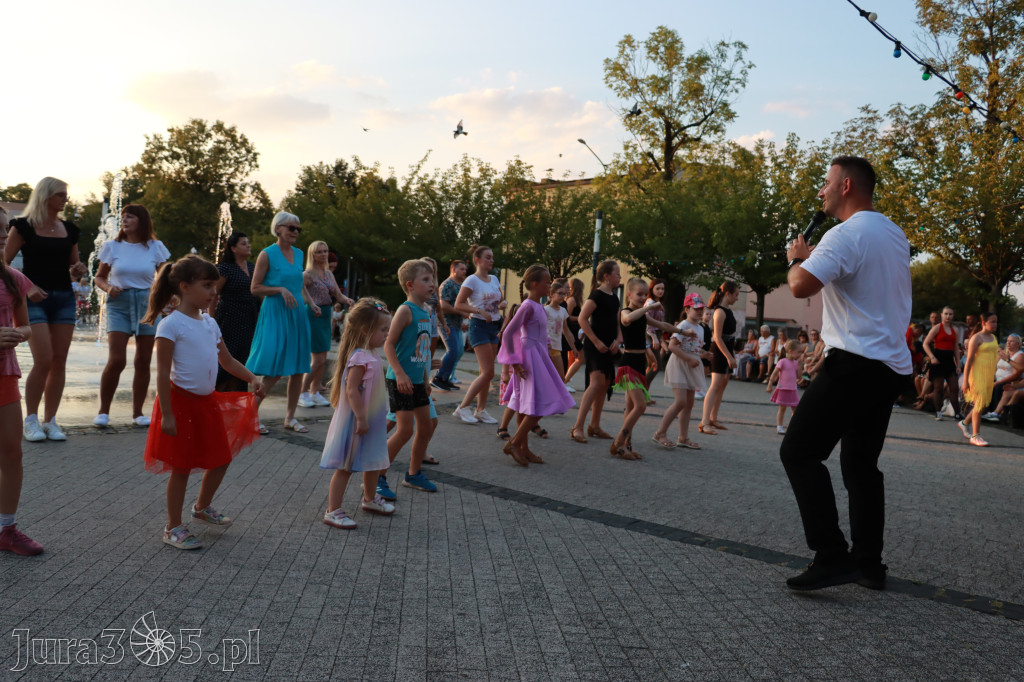 Fotorelacja: Miasto Zawiercie tańczy latino!