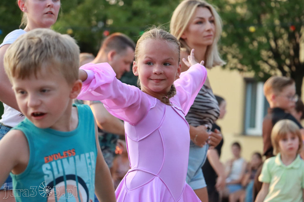Fotorelacja: Miasto Zawiercie tańczy latino!